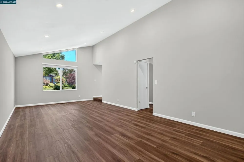 121 Violet Rd Hercules, CA 94547