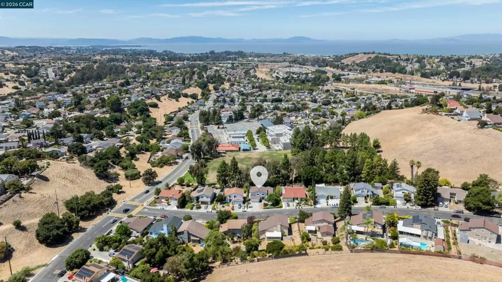 121 Violet Rd Hercules, CA 94547