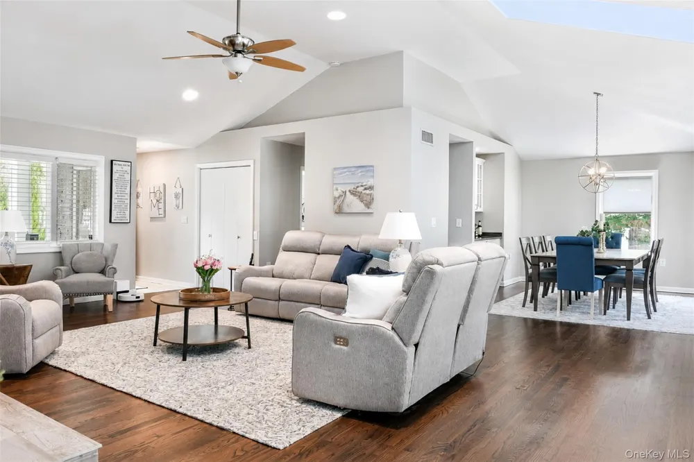 6 Howells Point Road Bellport Village, NY 11713