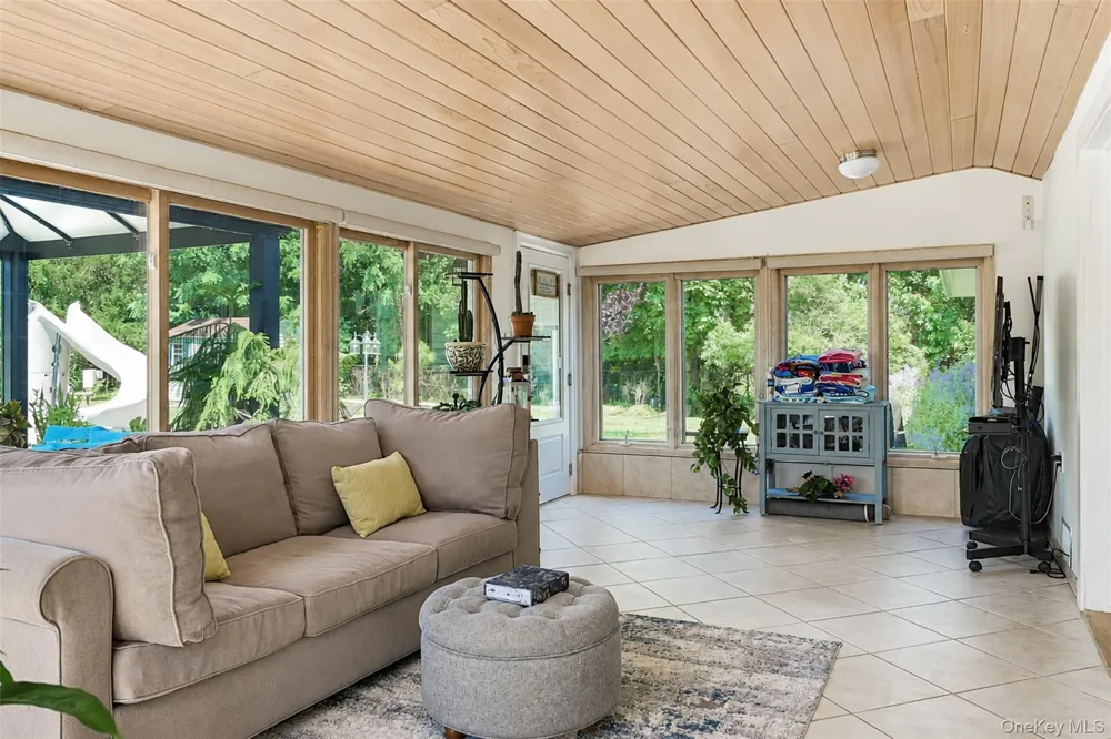 6 Howells Point Road Bellport Village, NY 11713