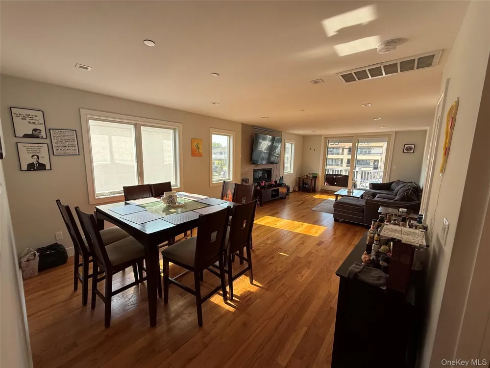 648 E Broadway Long Beach, NY 11561