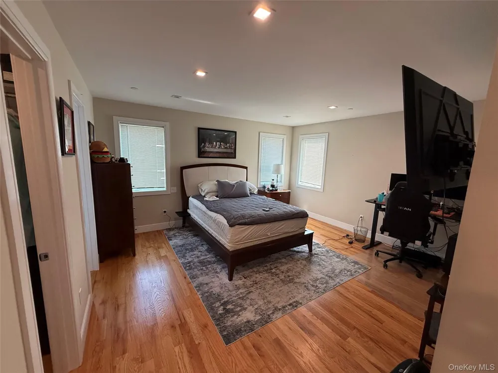 648 E Broadway Long Beach, NY 11561