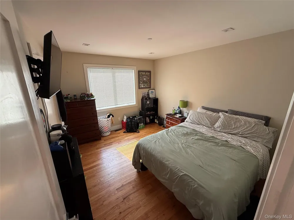 648 E Broadway Long Beach, NY 11561