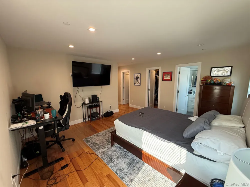 648 E Broadway Long Beach, NY 11561