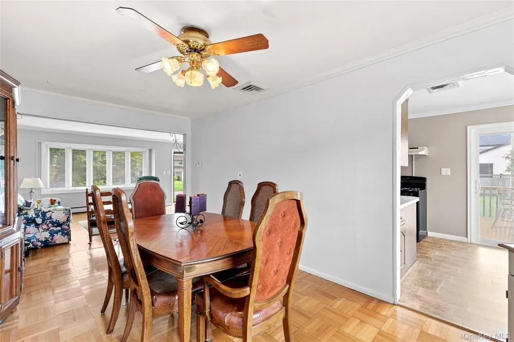 29 Cottonwood Drive Commack, NY 11725