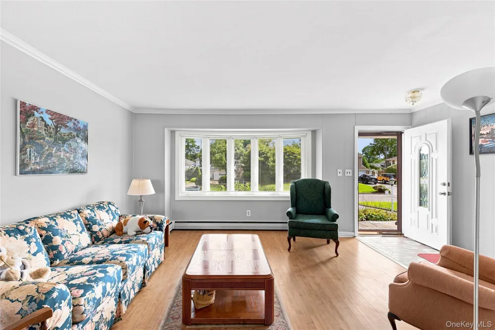 29 Cottonwood Drive Commack, NY 11725
