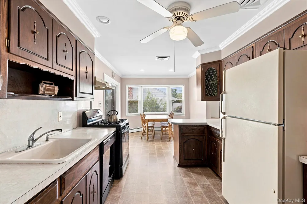 29 Cottonwood Drive Commack, NY 11725