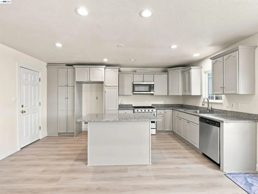 112 Jimno Ave Pittsburg, CA 94565