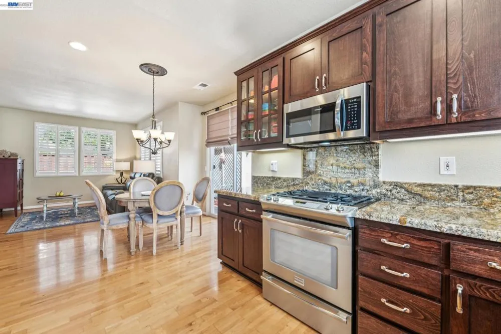 3158 Persimmon Cir Pleasanton, CA 94588