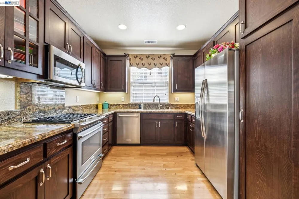 3158 Persimmon Cir Pleasanton, CA 94588