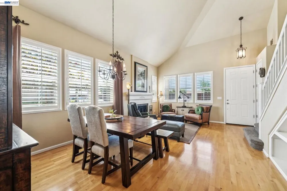 3158 Persimmon Cir Pleasanton, CA 94588