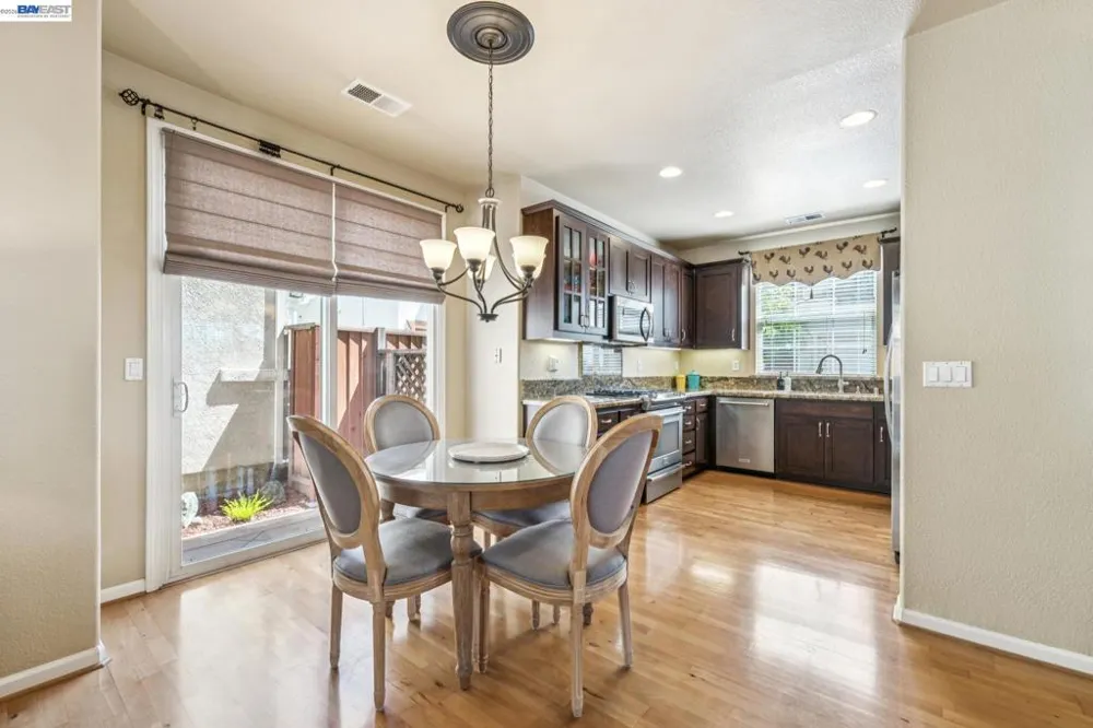 3158 Persimmon Cir Pleasanton, CA 94588