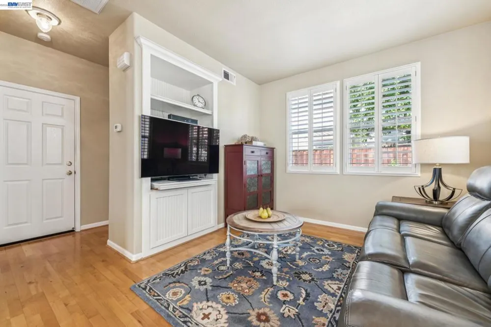 3158 Persimmon Cir Pleasanton, CA 94588