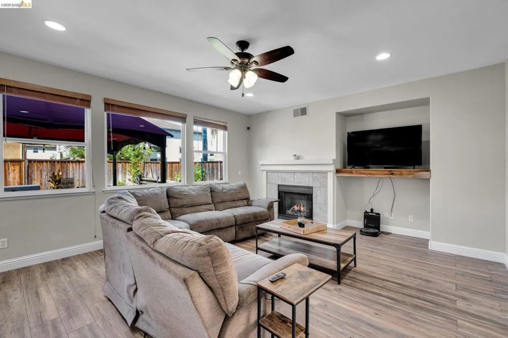 2340 Cambridge Dr Discovery Bay, CA 94505