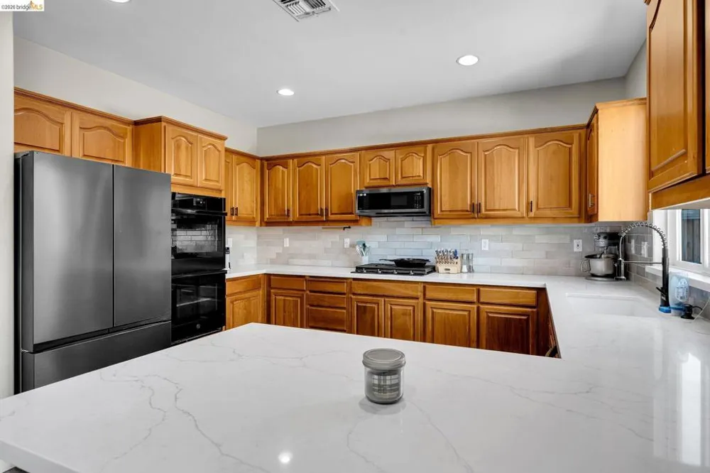 2340 Cambridge Dr Discovery Bay, CA 94505