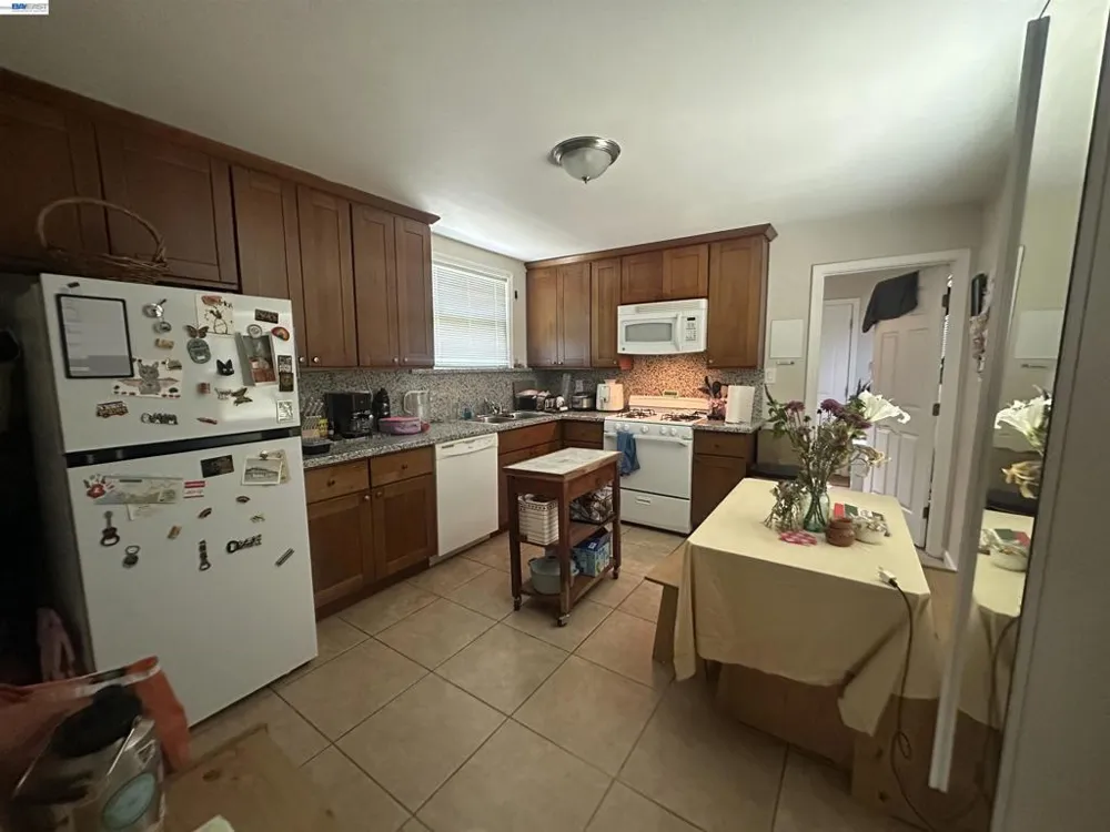 372 6TH Ave Menlo Park, CA 94025