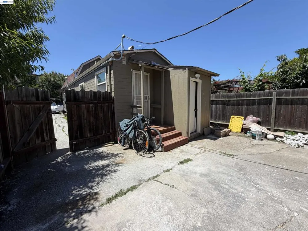 372 6TH Ave Menlo Park, CA 94025