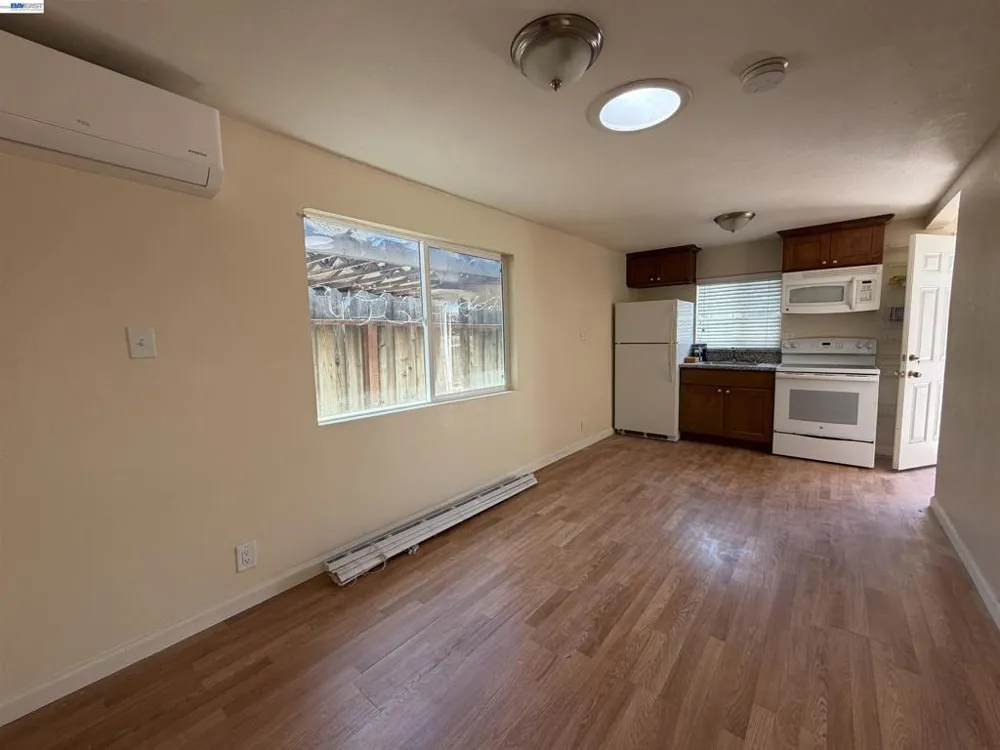 372 6TH Ave Menlo Park, CA 94025