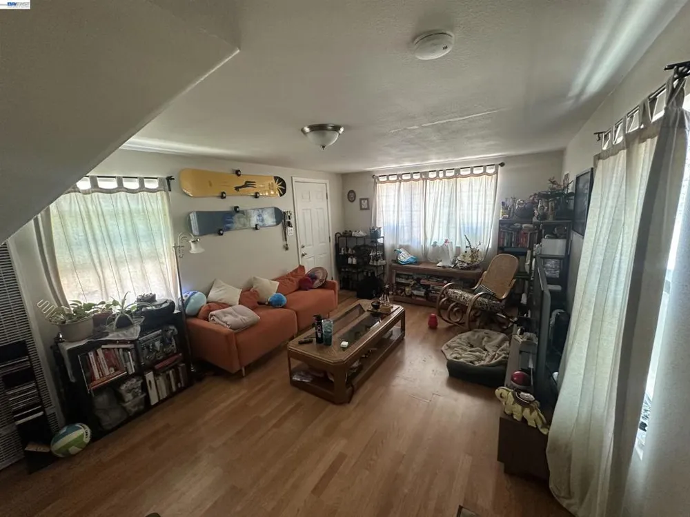 372 6TH Ave Menlo Park, CA 94025