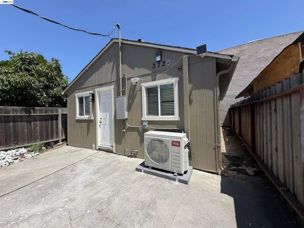 372 6TH Ave Menlo Park, CA 94025