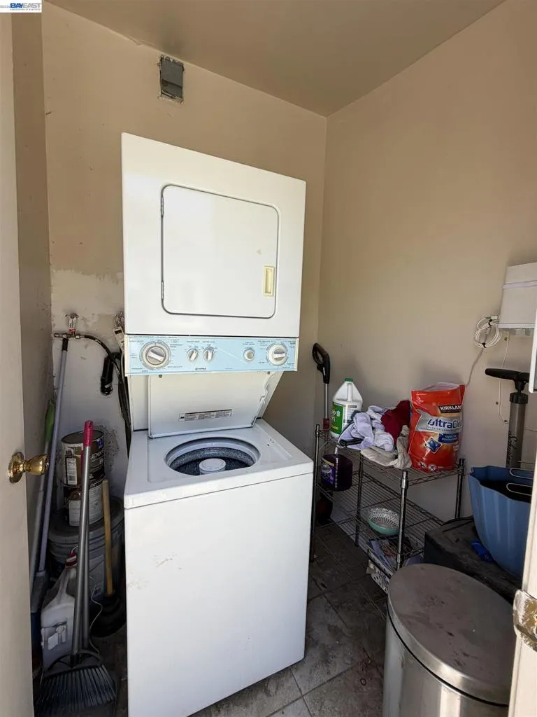 372 6TH Ave Menlo Park, CA 94025