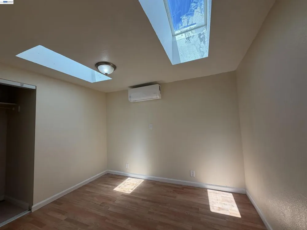 372 6TH Ave Menlo Park, CA 94025