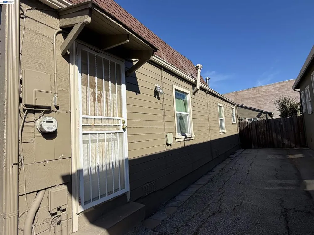 372 6TH Ave Menlo Park, CA 94025
