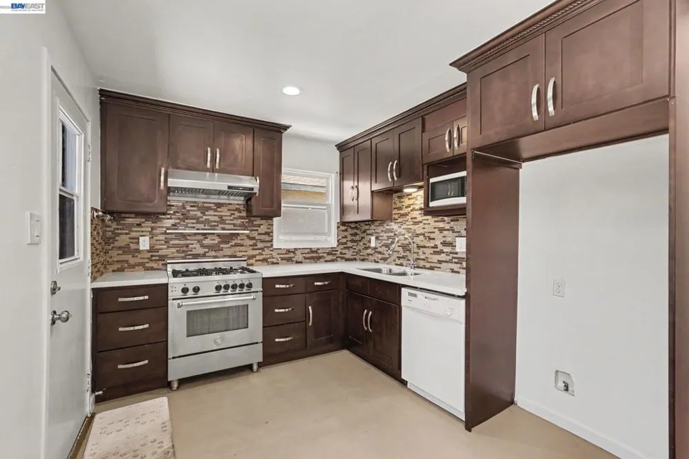 15890 Via Pinale San Lorenzo, CA 94580