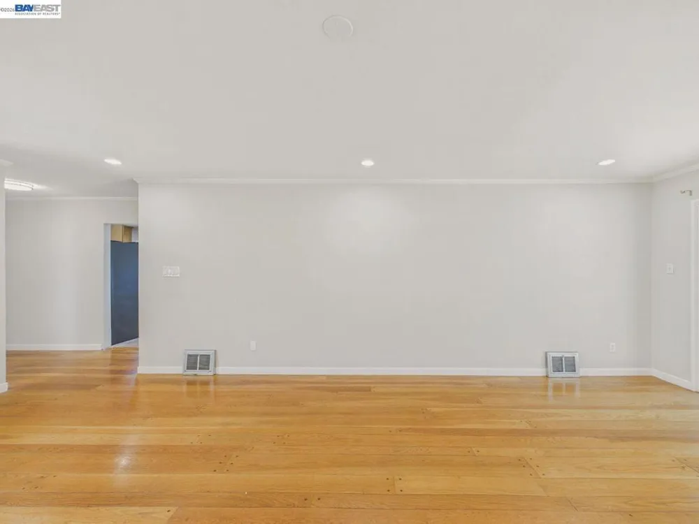 4015 Rusting Ave Oakland, CA 94605