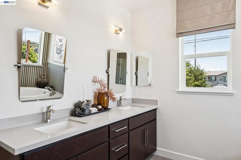 658 West Cliff St Oakley, CA 94561