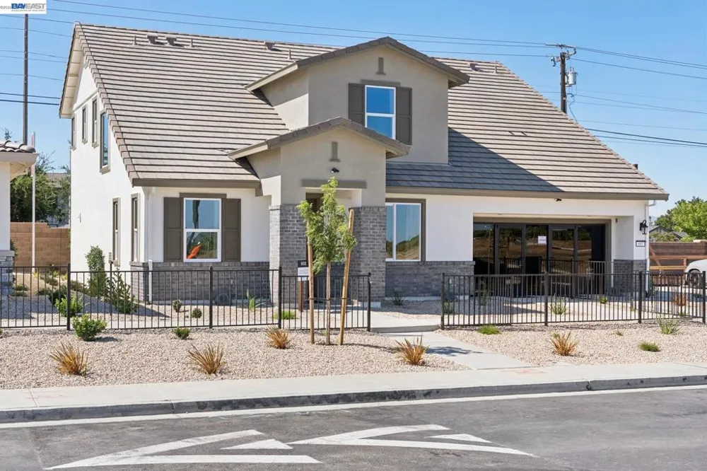 658 West Cliff St Oakley, CA 94561