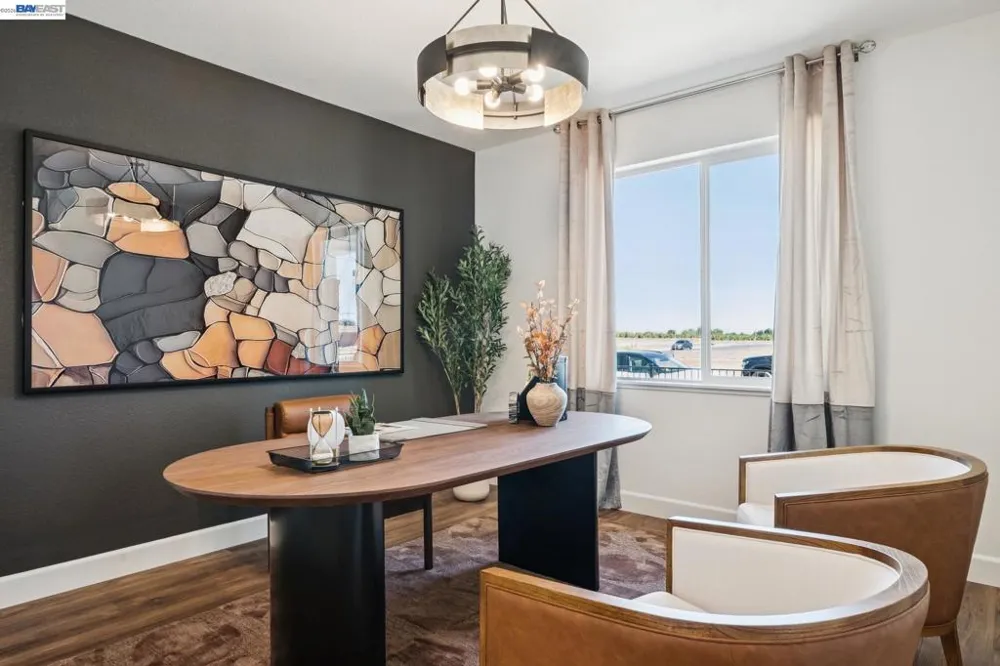658 West Cliff St Oakley, CA 94561