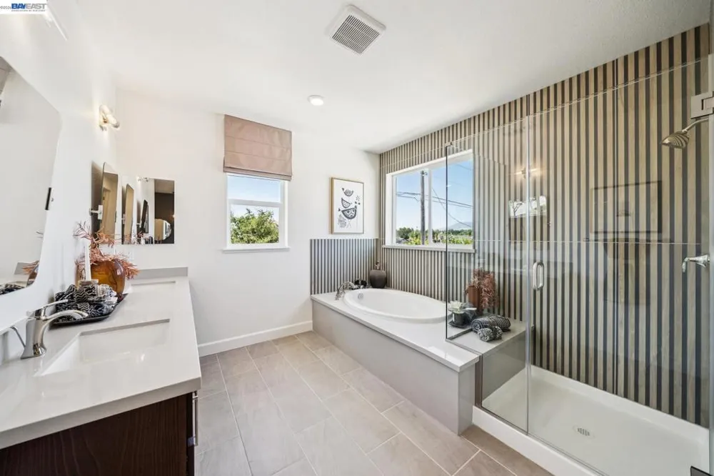 658 West Cliff St Oakley, CA 94561