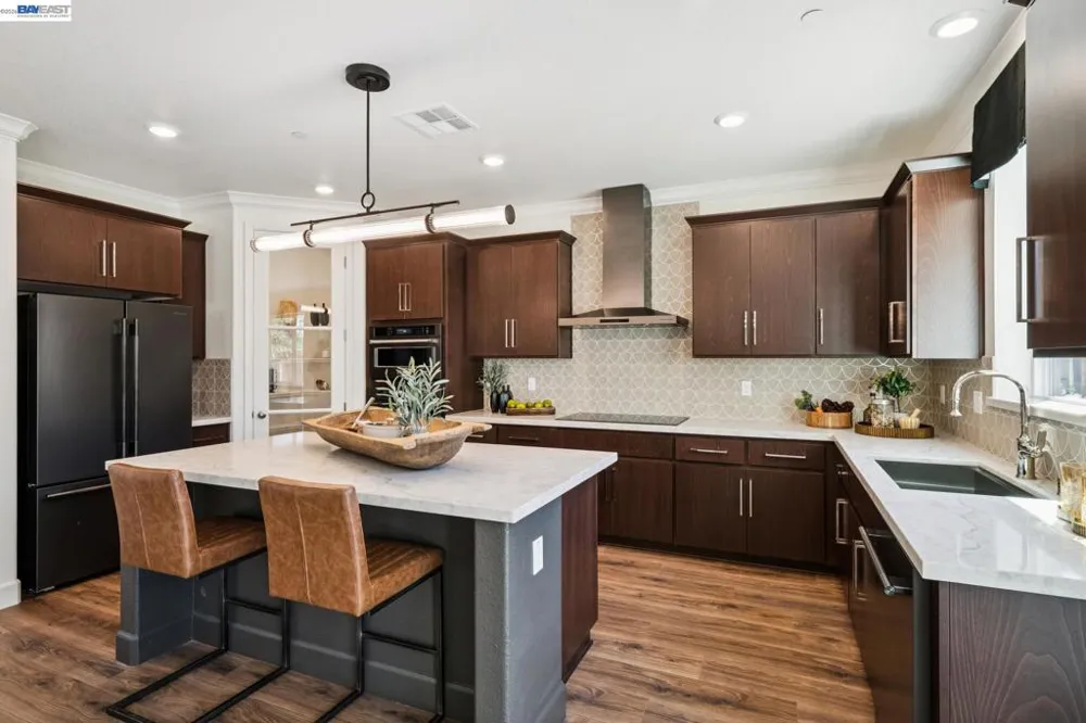 658 West Cliff St Oakley, CA 94561