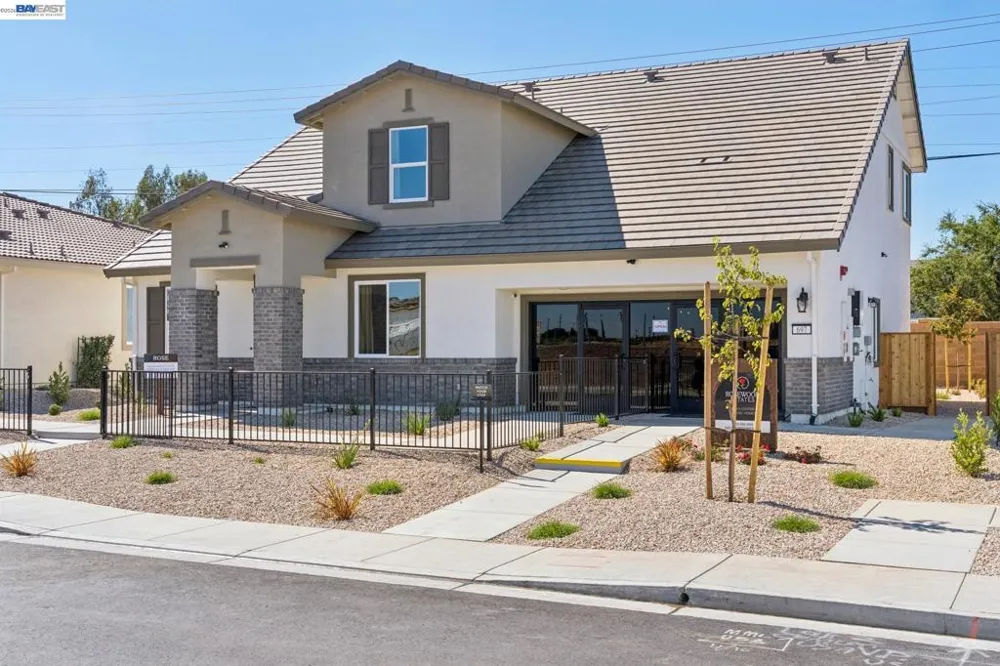 658 West Cliff St Oakley, CA 94561
