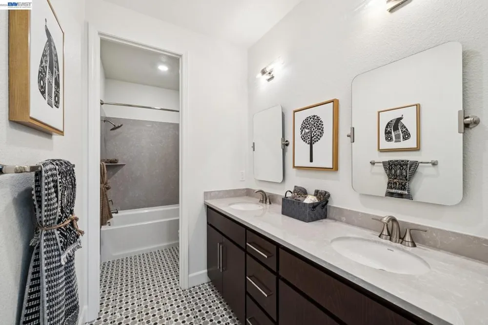 658 West Cliff St Oakley, CA 94561