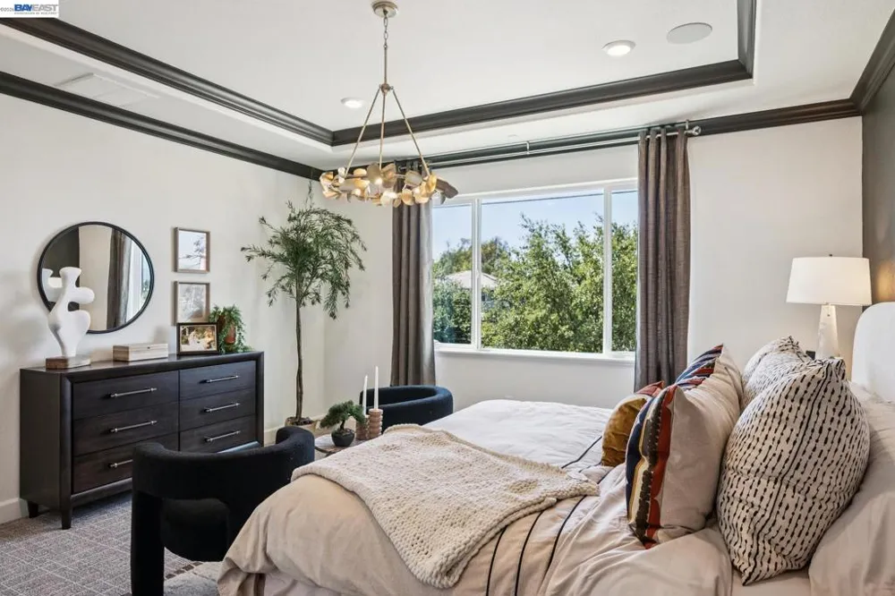 658 West Cliff St Oakley, CA 94561