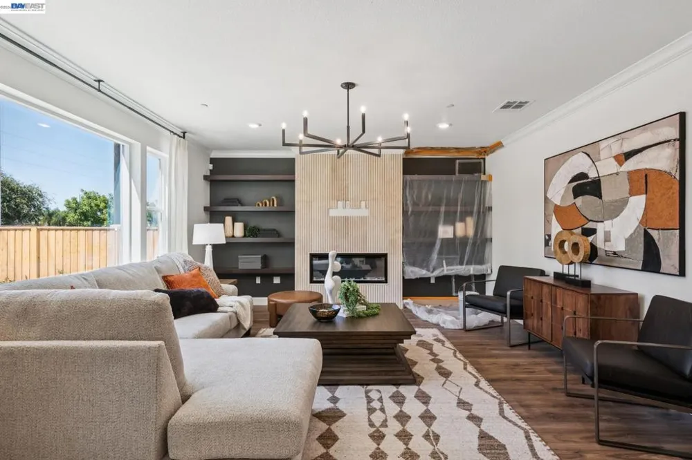 658 West Cliff St Oakley, CA 94561