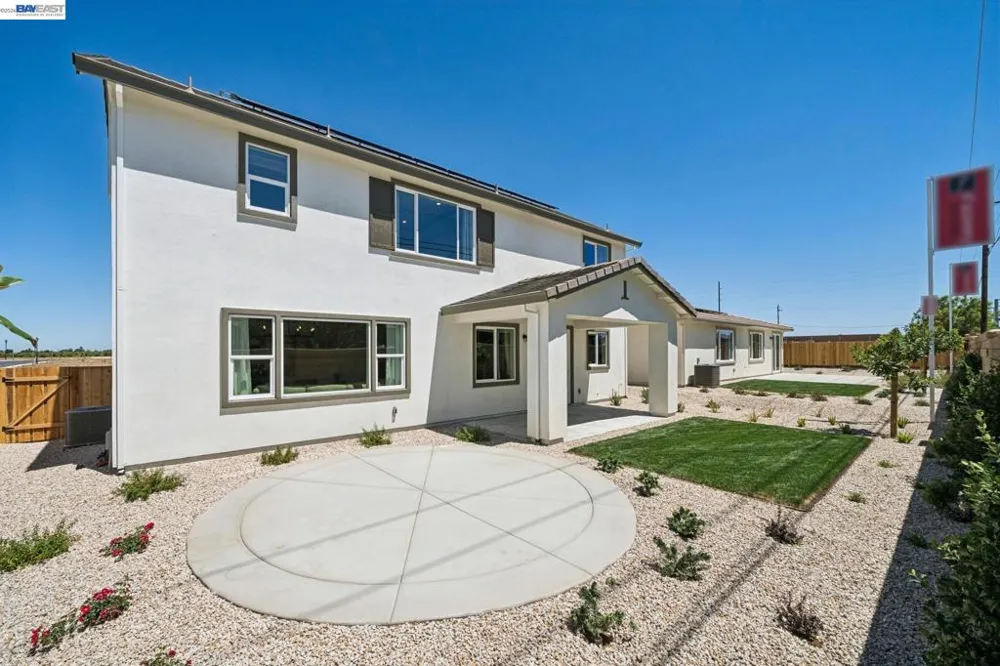 658 West Cliff St Oakley, CA 94561