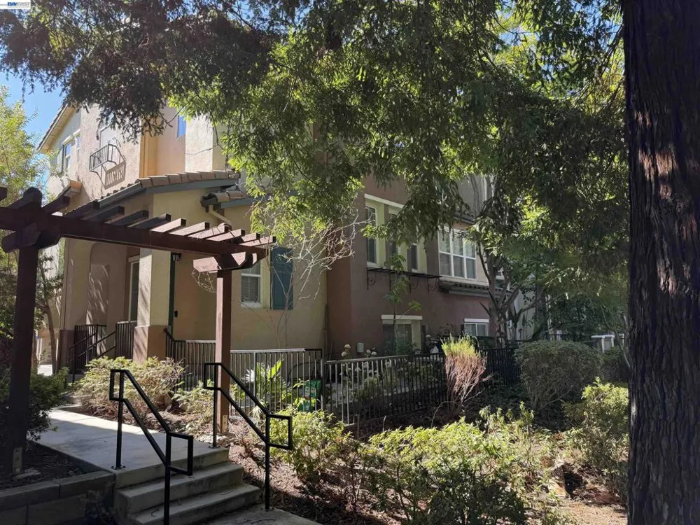 1071 Konstanz Ter Sunnyvale, CA 94089