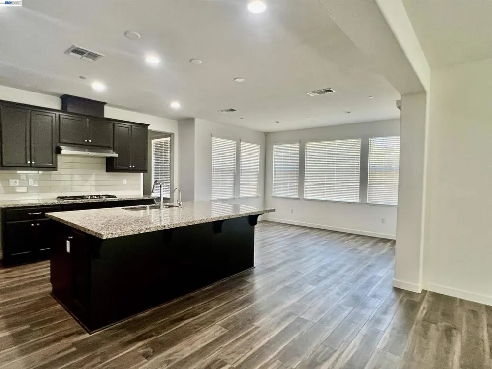 304 E Anjelina Ave Mountain House, CA 95391