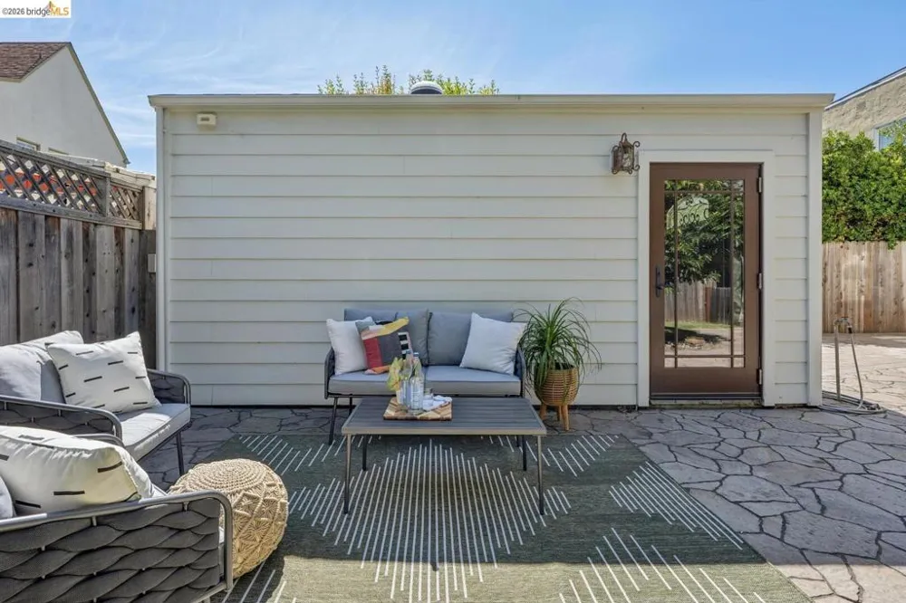 833 Rodney DR San Leandro, CA 94577