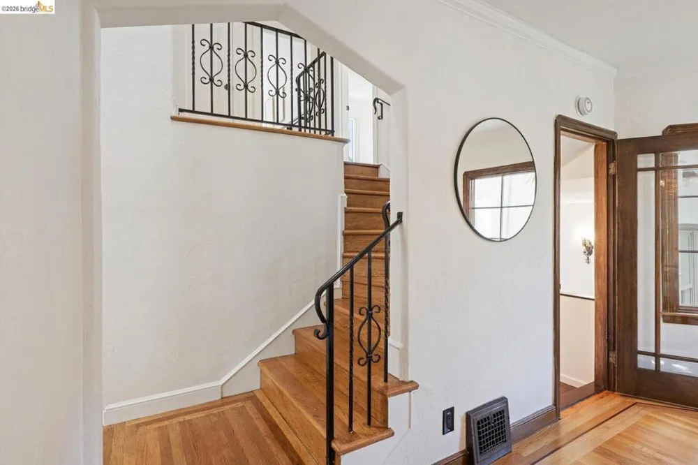 833 Rodney DR San Leandro, CA 94577