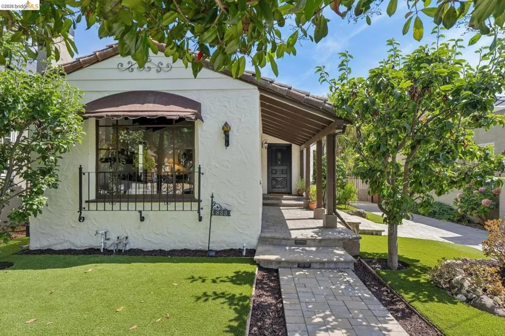 833 Rodney DR San Leandro, CA 94577