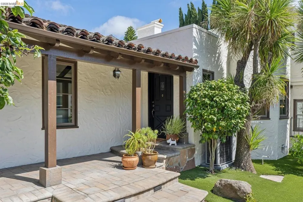 833 Rodney DR San Leandro, CA 94577