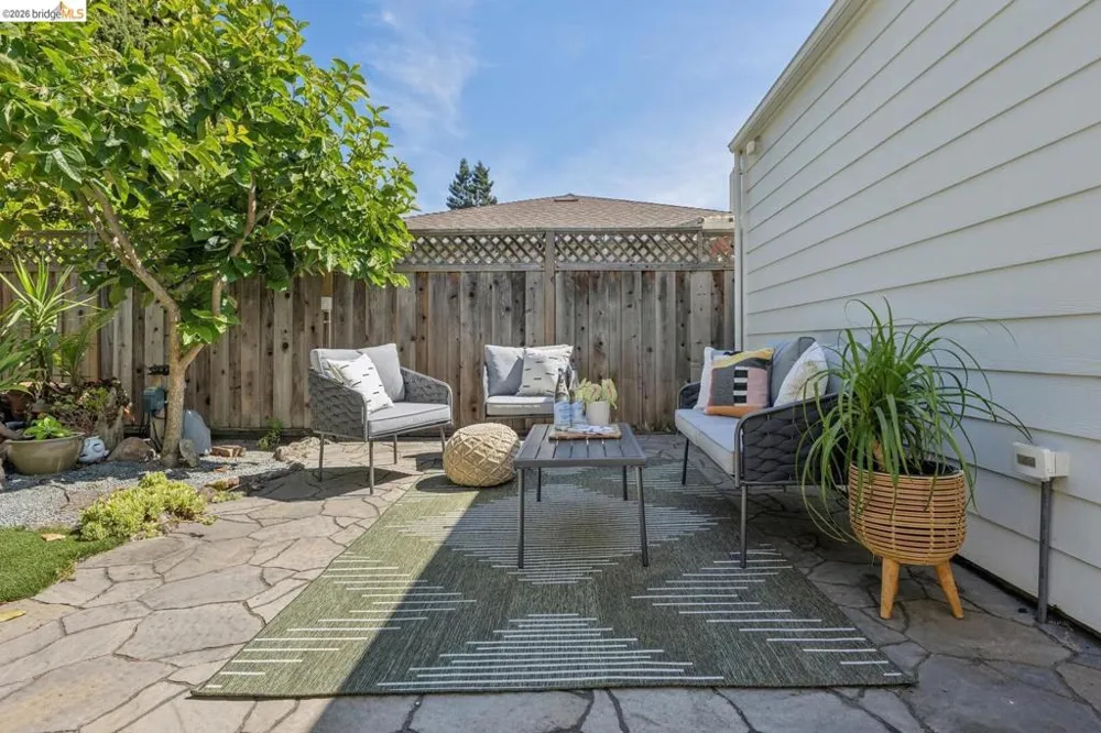 833 Rodney DR San Leandro, CA 94577