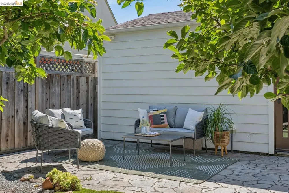 833 Rodney DR San Leandro, CA 94577