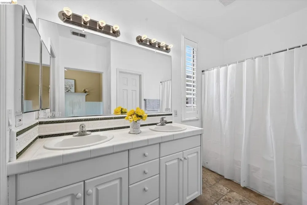 2012 Trailside Dr Brentwood, CA 94513