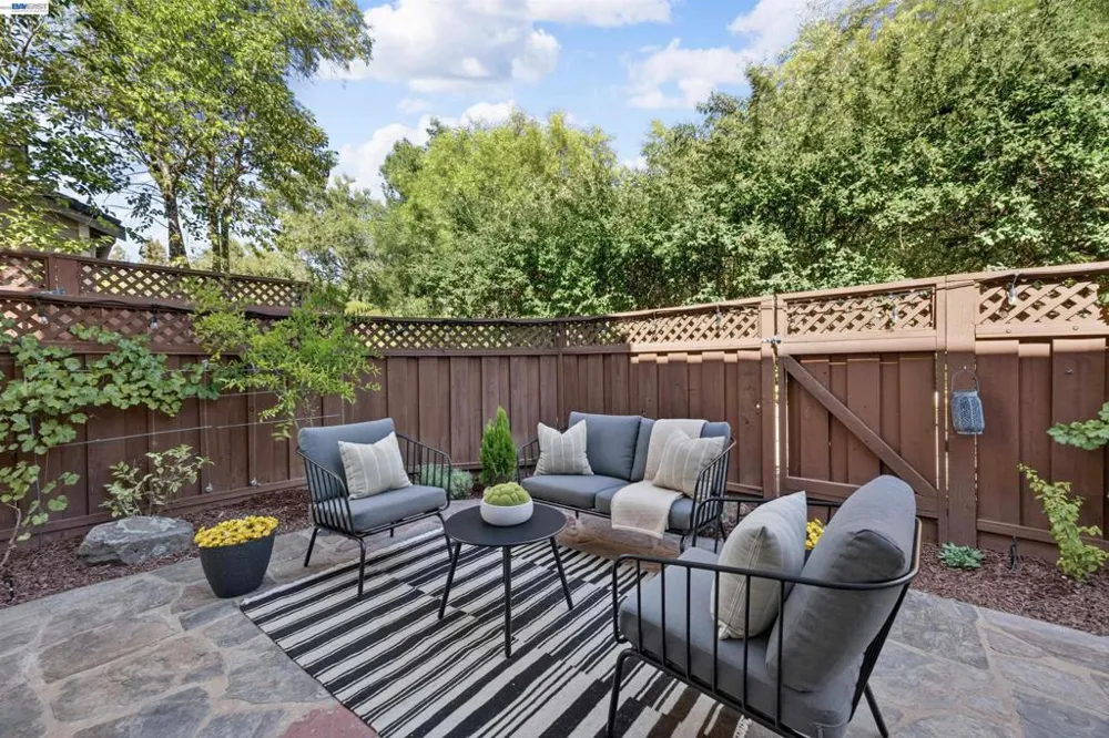 305 Sutton Cir Danville, CA 94506
