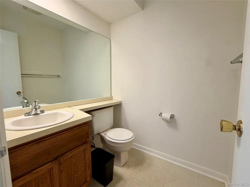 15 Pond Drive W Rhinebeck, NY 12572